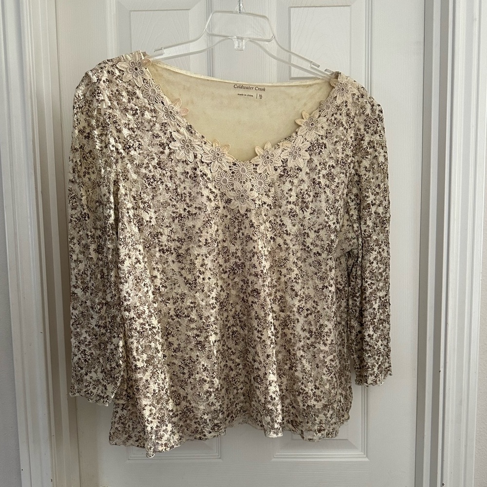 Coldwater Creek lined open patterned, textured pullover blouse with appliqué. XL